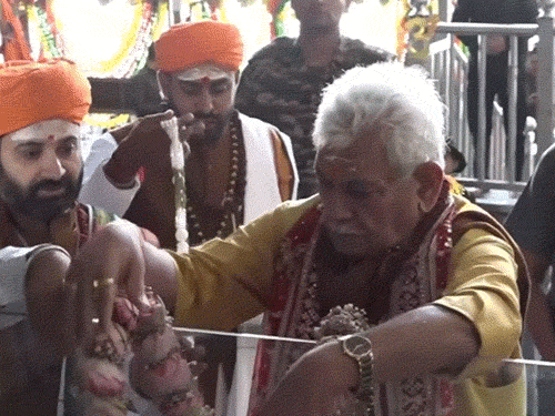 अमरनाथ यात्रा से पहले बाबा बर्फानी की पहली पूजा हुई:उपराज्यपाल ने दर्शन किए; यात्रा 3 जुलाई से शुरू, सिक्योरिटी का ट्रायल हुआ