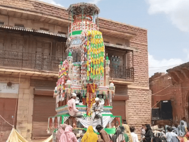 कर्बला के शहीदों को किया याद, मनाया मुहर्रम:ताजियों पर पेश किए अकीदत के फूल, राहगीरों को पिलाई छबील