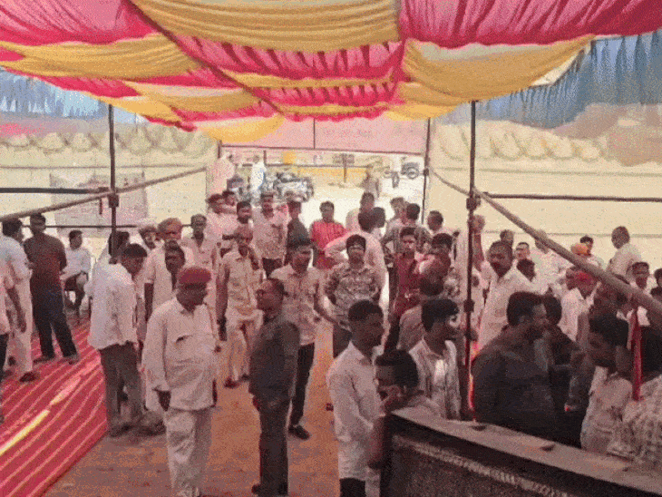 कलेक्टर चिन्मयी गोपाल पहुंचीं नवगठित नगरपालिका कैंप:बोलीं-कॉलोनियों को लिस्टेट कर जल्द करेंगे नियमन; विधायक ने बांटे पट्‌टे