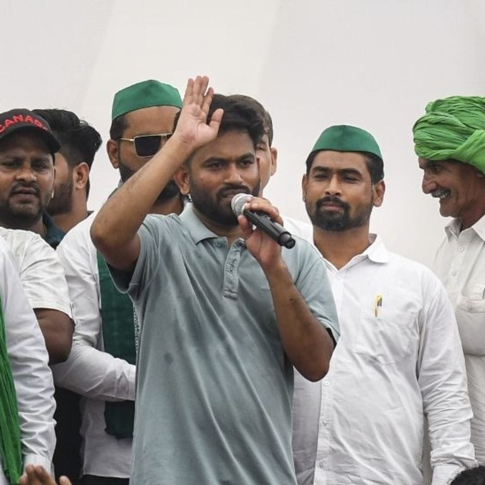 कॉकरोच पार्टी फाउंडर दीपके बोले- हम करदाता हैं:हमारे माता-पिता करदाता हैं, हमें आतंकवादी कहा जा रहा है, क्या यह शर्मनाक नहीं है?