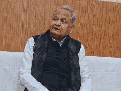 गहलोत बोले- डोटासरा पर लगाए आरोप सरासर झूठे:कहा-किरोड़ी पर आरोप लगे तो तिलमिला गए, कह रहे हैं-सीएम के दबाव में एसीबी उन्हें फंसा रही है
