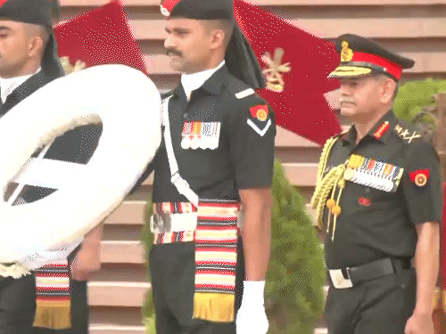 जनरल द्विवेदी आर्मी चीफ पद से रिटायर:बोले- सेना ने जिम्मेदारियां बखूबी निभाईं, ऑपरेशन सिंदूर उदाहरण; नए जनरल धीरज सेठ ने पदभार संभाला