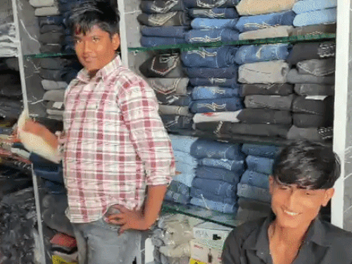जालोर के कई हिस्सों में 6 घंटे तक बिजली कटौती:पसीने से तर हुए शहरवासी; फोन करने पर अफसर बोले- लाइन में फॉल्ट नहीं मिल रहा है