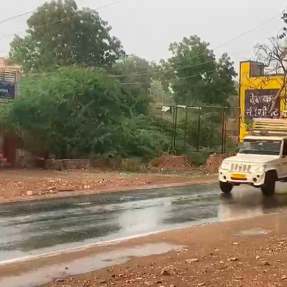 डूंगरपुर में देर शाम मौसम बदला:हल्की बारिश से गर्मी से राहत, तापमान में गिरावट