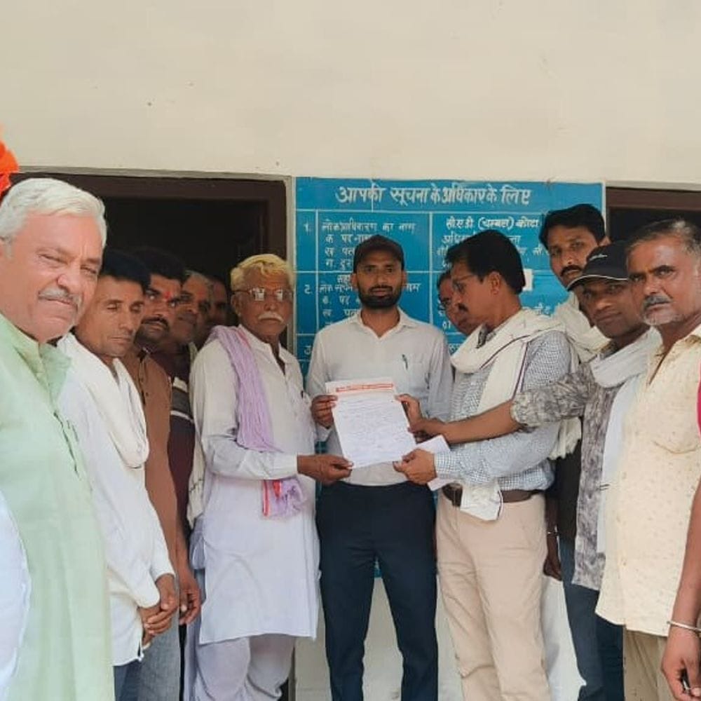 ड्रेनेज कार्य से किसानों के रास्ते बंद:आवागमन बहाल करने और जल निकासी सुधारने की मांग