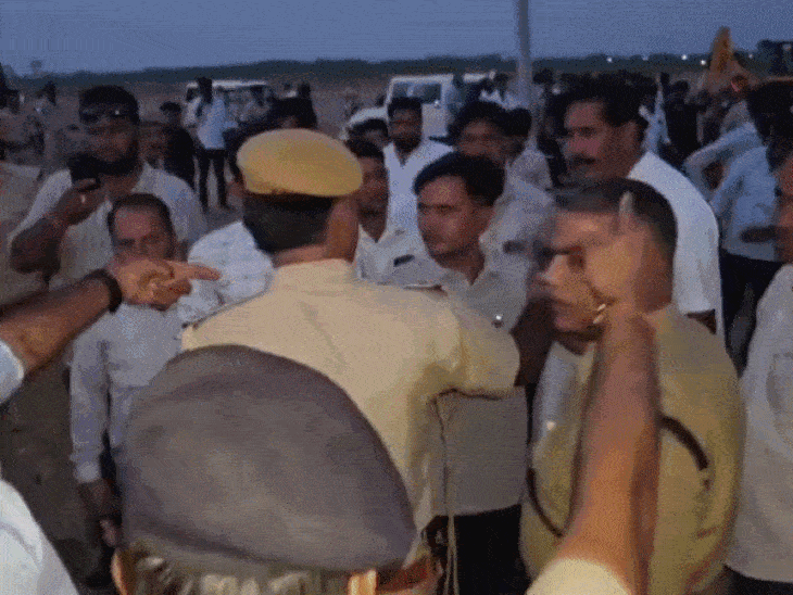 तहसीलदार बोले- अपनी औकात में रह, अंदर टिका दूंगा:पूर्व सरपंच के ससुर ने कहा- एक निर्माण से आपको क्या लगाव; अतिक्रमण कार्रवाई पर अधिकारियों से उलझे