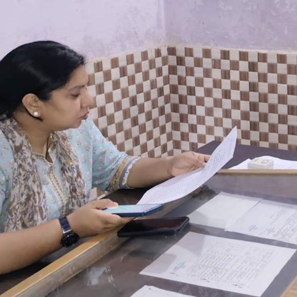 दुष्कर्म-आत्महत्या मामले में निष्पक्ष जांच की मांग:परिजनों ने सीएम के नाम एसडीएम को सौंपा ज्ञापन, कार्रवाई नहीं होने से नाराज