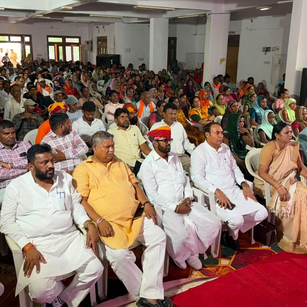 बांसवाड़ा में भाजपा नेताओं ने सुना 'मन की बात' कार्यक्रम:आत्मनिर्भर भारत और राष्ट्र निर्माण का लिया संकल्प, जनजाति मोर्चा प्रदेशाध्यक्ष भी रहे मौजूद