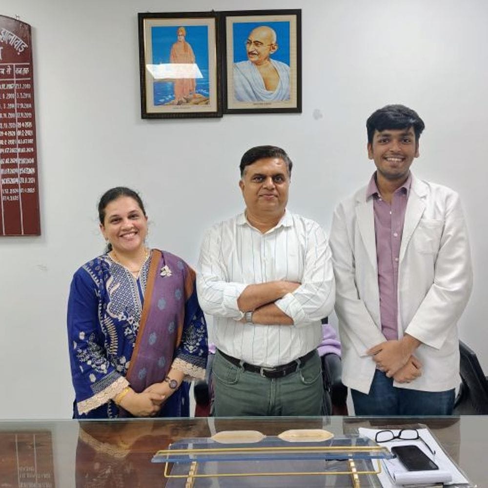 मंडावर की फ्लोराइड समस्या पर शोध पहुंचा अमेरिका:MBBS छात्र कार्तिक लड्डा की रिसर्च को मिला वैश्विक मंच, टॉप 30 में शामिल