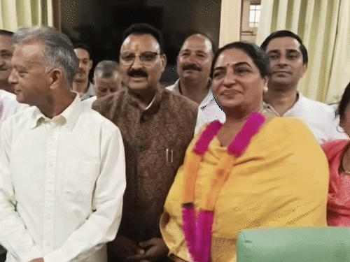 मंडी में सुमन, पालमपुर में राधा मेयर चुनी गईं:धर्मशाला में हंगामा, महापौर चुनाव टला; सोलन में भाजपा को लग सकता है झटका