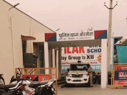 मंदिर से 5 लाख चुराने वाला शातिर चोर गिरफ्तार:48 घंटे में पुलिस ने दबोचा; आरोपी पर पहले से दर्ज हैं हत्य-चोरी के 15 मामले