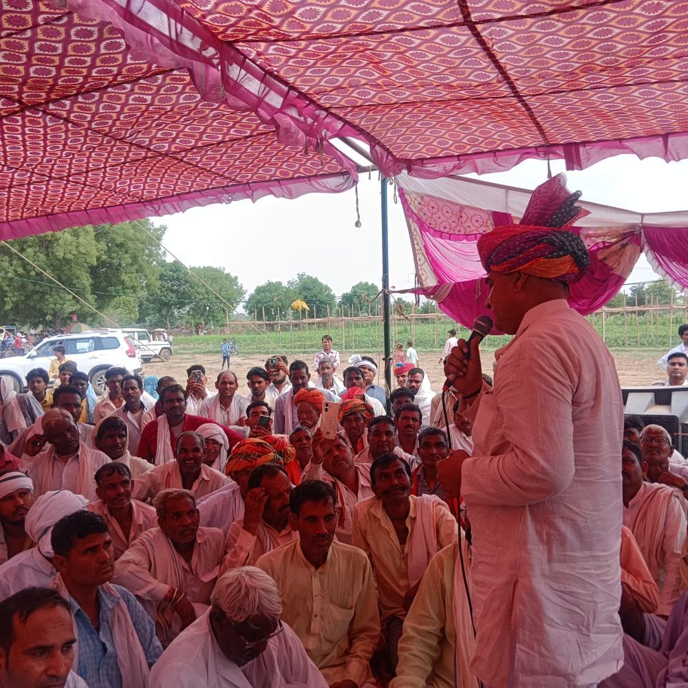 महू स्कूल को विधायक कोष से मिलेंगे दो नए कक्ष:करौली विधायक दर्शन सिंह गुर्जर ने भंडारे में की घोषणा