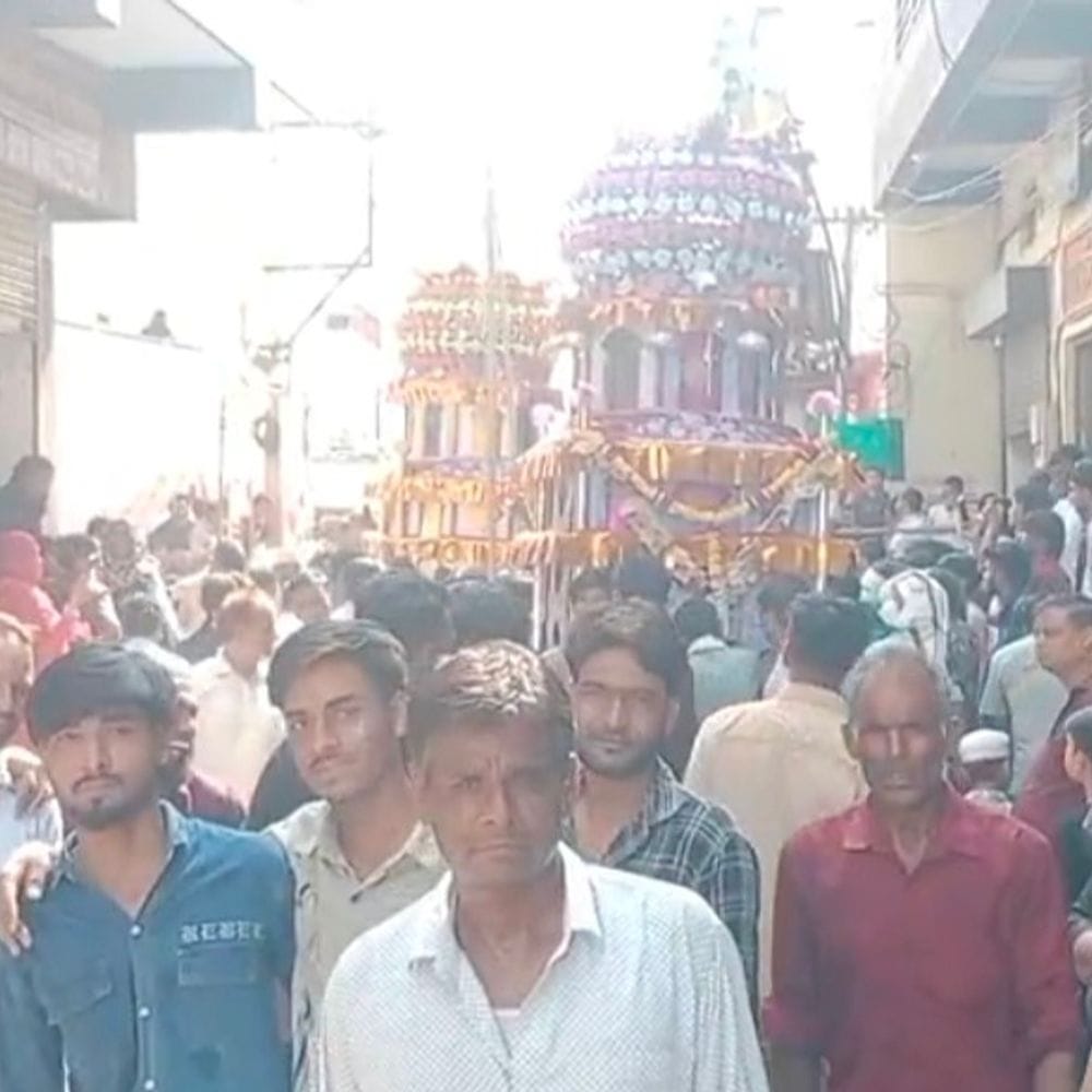 'या हुसैन' की गूंज के साथ निकले 7 ताजिए:कर्बला में सुपुर्द-ए-खाक, शरबत सेवा ने बढ़ाया भाईचारा
