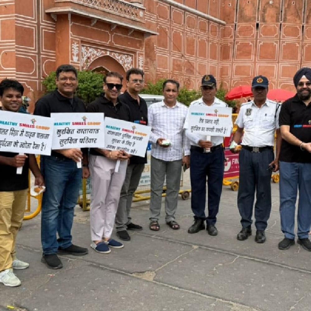 यातायात नियमों के प्रति जागरूकता का संदेश:हेल्दी स्माइल्स ग्रुप ने चलाया विशेष अभियान, पढ़ें शहर की प्रमुख खबरें