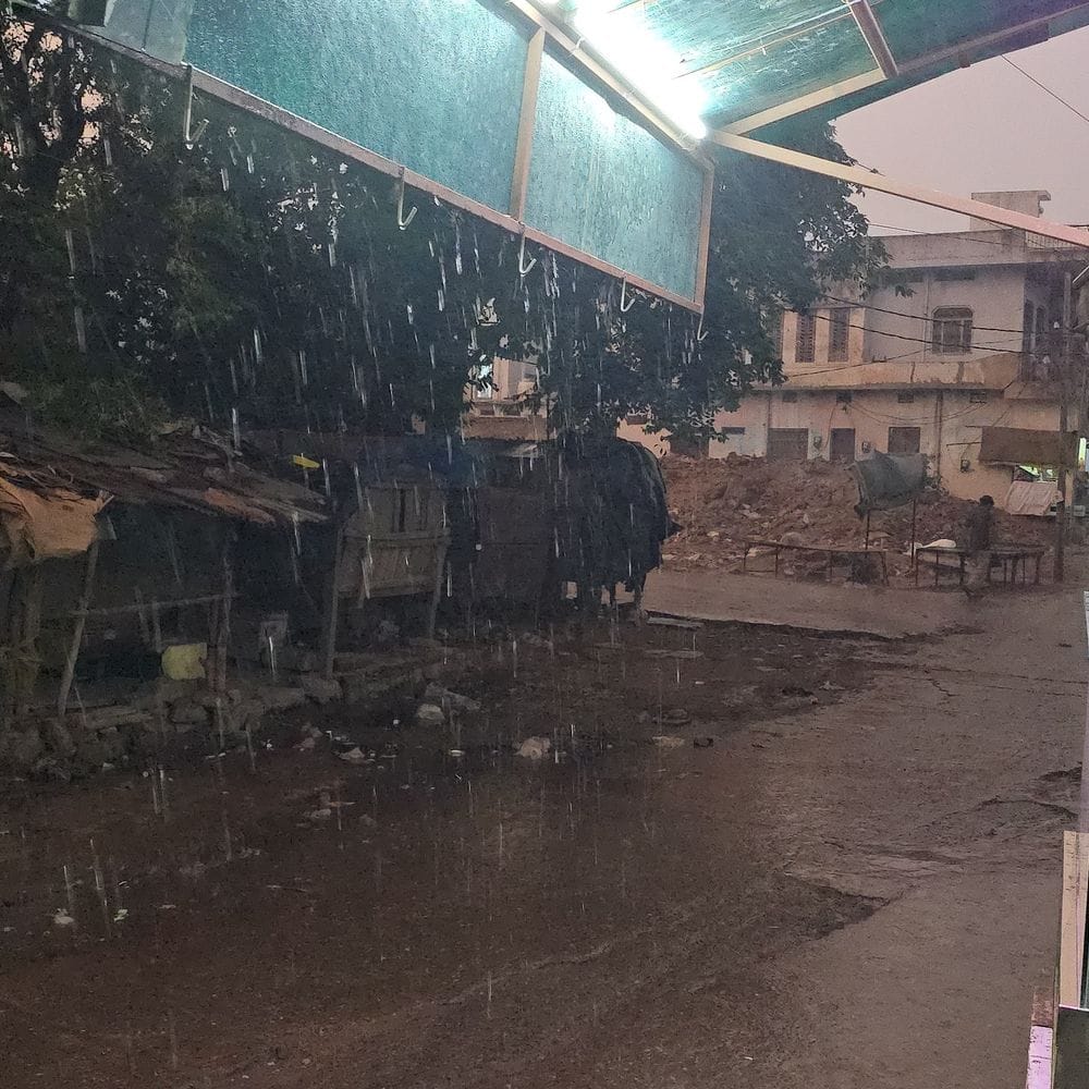 रामगढ़ में तेज हवाओं के साथ बारिश:तापमान में गिरावट दर्ज, उमस से राहत मिली