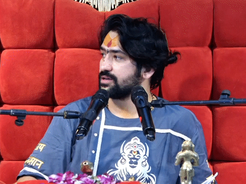 राममंदिर चढ़ावा चोरी पर धीरेंद्र शास्त्री भावुक, बोले-भगवान महादंड देंगे:केजरीवाल को VIP ट्रीटमेंट पर भड़के अजय राय, पूछा- ये रिश्ता क्या कहलाता है
