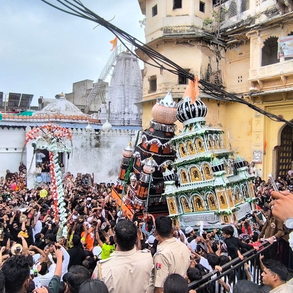 सलूम्बर में मुहर्रम पर निकाला ताजिए का जुलूस:रावली पोल पर सलामी रस्म, सेरिंग तालाब में किए ठंडे
