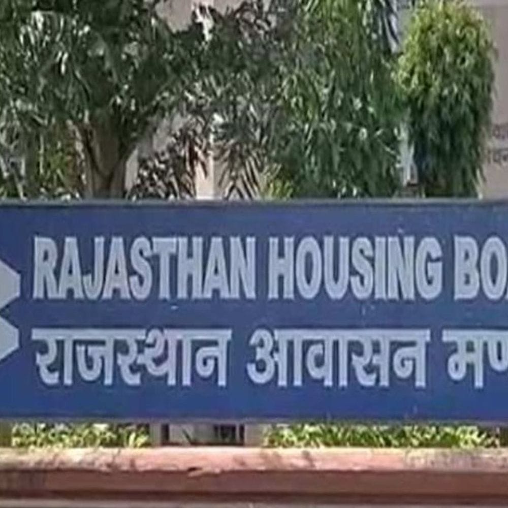 स्थाई लोक अदालत ने हाउसिंग-बोर्ड पर लगाया 42हजार का जुर्माना:सफल बोलीदाता को 2 महीने में दुकानों का पट्टा देने के निर्देश, बोली के बाद हाउसिंग बोर्ड ने नीलामी कर दी थी रद्द