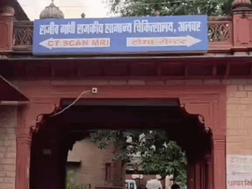 15 साल की लड़की से गैंगरेप, चार आरोपी गिरफ्तार:जबरन उठाकर फॉर्म हाउस पर उठाकर लेकर गए; जान से मारने की दी धमकी