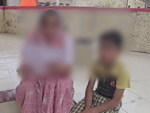 8 साल के बच्चे को टीचर ने बुरी तरह पीटा:बेहोश हुआ तो घरवालों को बुलाया, गणित की कॉपी घर भूल गया था स्टूडेंट