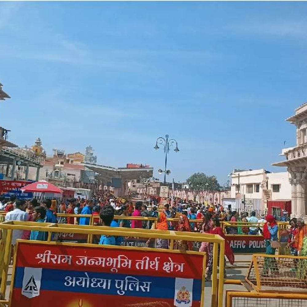 अयोध्या में श्रद्धालु घटे, होटल ऑक्यूपेंसी 25% ही बची:राम मंदिर में चढ़ावा चोरी के बाद हालात बदले, दुकानदारों की कमाई घटी