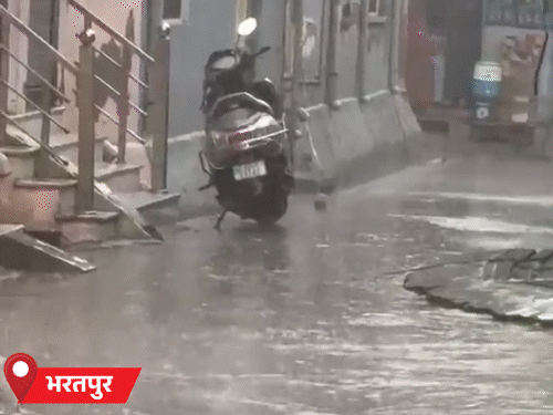 अलवर-भरतपुर में तेज बारिश, धौलपुर में सड़कों पर पानी भरा:डूंगरपुर में बरसात के लिए महिलाओं ने पुरुष वेश में निकाला जुलूस; आज 24 जिलों में अलर्ट