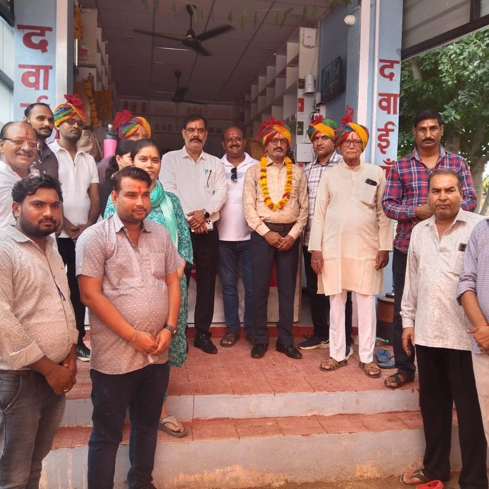 इंद्रगढ़ अस्पताल में सरकारी उपभोक्ता भंडार दवा केंद्र शुरू:कर्मचारियों, पेंशनरों को एक ही जगह मिलेंगी सभी दवाएं