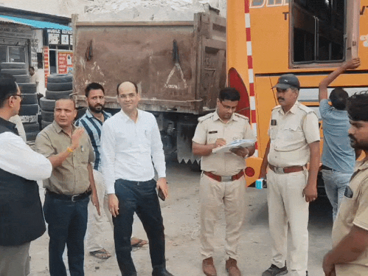 उदयपुर में तीन मॉडिफाई बसों को सीज किया:9 पर लगाया सवा लाख का जुर्माना, जजों के साथ मिलकर आरटीओ की टीम ने की कार्रवाई