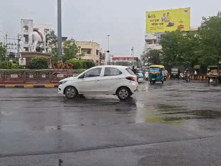 उदयपुर में दोपहर बाद रिमझिम बारिश:खंड वर्षा हो रही, मौसम ठंडा हो गया, इस पूरे सप्ताह बरसात की संभावना