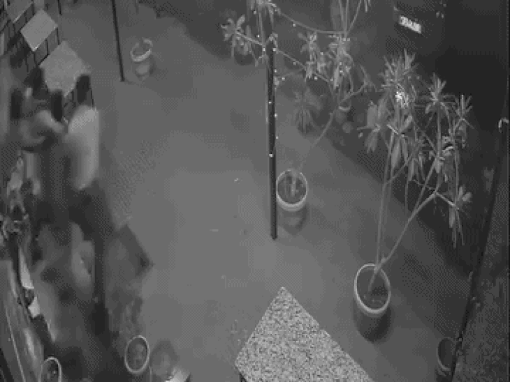 उदयपुर में पुलिस बताकर युवक का किडनैप, मारपीट कर लूटा:मोबाइल और सोने की चेन ले गए, पिस्टल दिखाकर डराया; 5 लाख रुपए मांगे