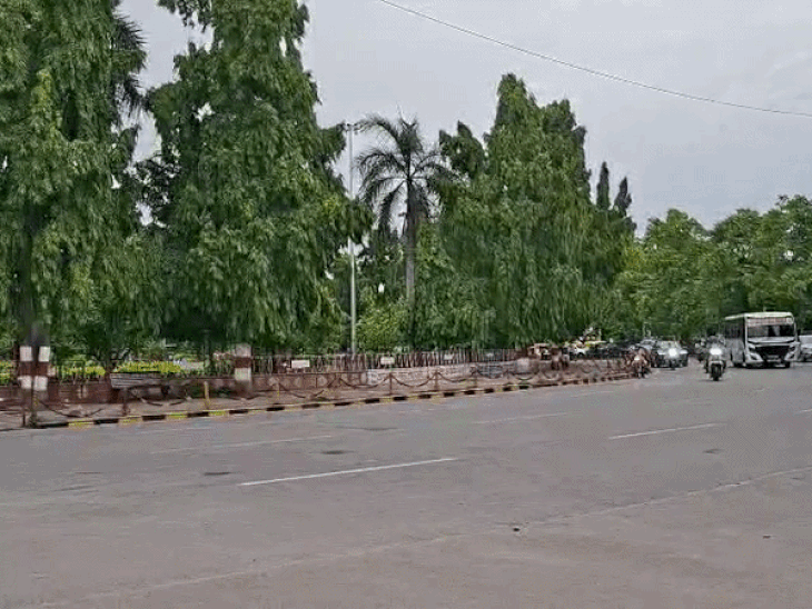 उदयपुर में सुबह से बादल छाए,लेकिन बारिश का अलर्ट नहीं:उमस वाली गर्मी बनी रहेगी, एक्सपर्ट बोले- कुछ दिन बाद तेज बरसात होगी