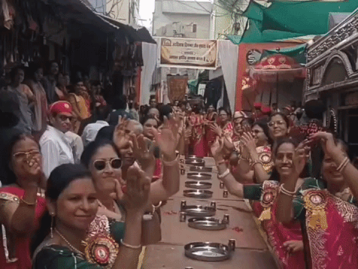ऋषभदेव में उपाध्याय शुभमसागरजी का मंगल प्रवेश:धर्मसभा में बोले- जिनवाणी दर्पण की तरह, इससे आत्मा को देखें