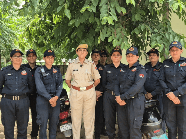 एक क्लिक पर लोकेशन पहुंचेगी, कालिका टीम तुरंत मदद करेगी:झुंझुनूं में महिलाओं और छात्राओं को सुरक्षा ऐप और पैनिक बटन की जानकारी