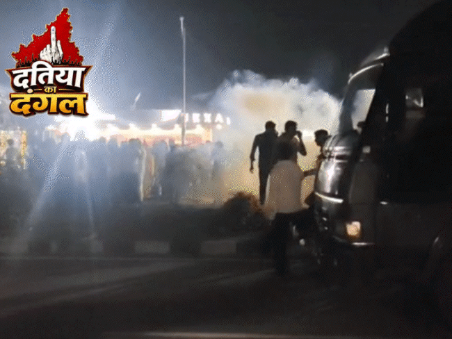 एमपी-उपचुनाव में नरोत्तम का टिकट कटा, समर्थक हिंसा करने लगे:हाईवे जाम, वाहनों में तोड़फोड़, पुलिस पर पथराव; विजयवर्गीय बोले- आशुतोष भारी वोटों से जीतेंगे