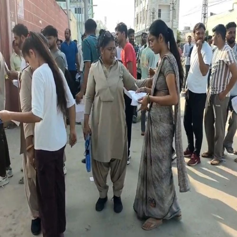 एलडीसी भर्ती परीक्षा में 19 प्रतिशत रहे अनुपस्थित:दो पारियों में एवरेज 81.07% परीक्षार्थियों ने दिया एग्जाम