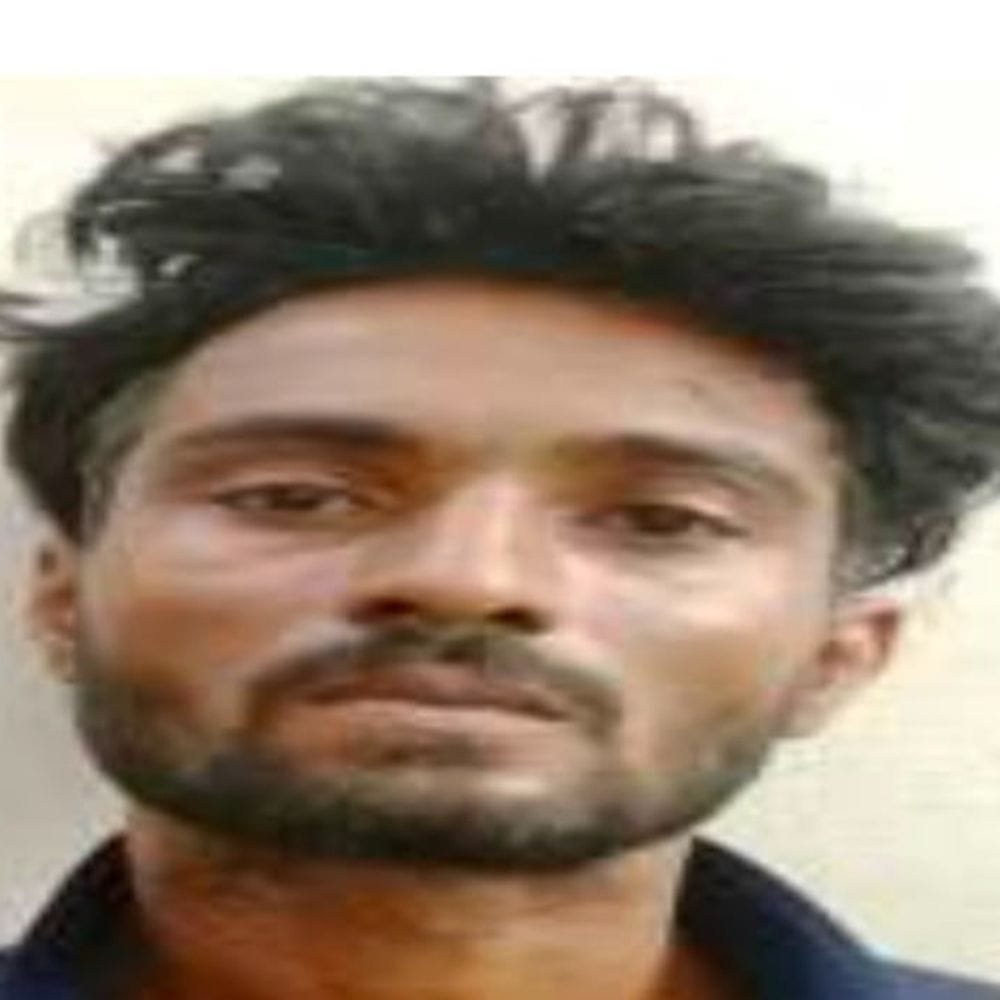 ऑटो में सस्ते किराए का झांसा देकर लूटने वाला गिरफ्तार:रास्ते में रोककर सवारियों से गहने लूटता था; पुलिस ने 6 घंटे में ही पकड़ा