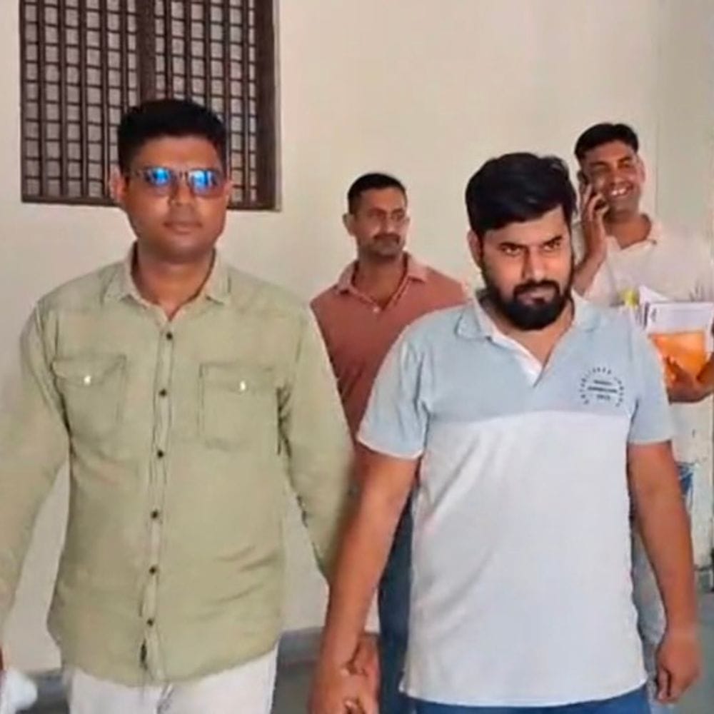 ऑनलाइन ठगी का आरोपी पश्चिम बंगाल से गिरफ्तार:बैंक खातों में मिले 1 करोड़ 32 लाख रुपए, विभिन्न राज्यों से जमा होने का खुलासा