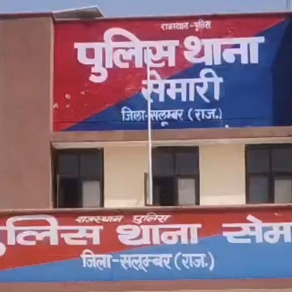 किशोरी ने फंदे से लटक कर किया सुसाइड:पुलिस ने शव को कब्जे में लेकर मॉर्च्युरी में रखवाया