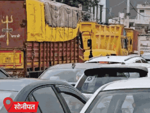 किसानों का दिल्ली कूच स्थगित:दो मांगों पर सहमति बनी, हरियाणा में बॉर्डर सील; कुंडली-सिंघु बॉर्डर पर 4 किमी लंबा जाम