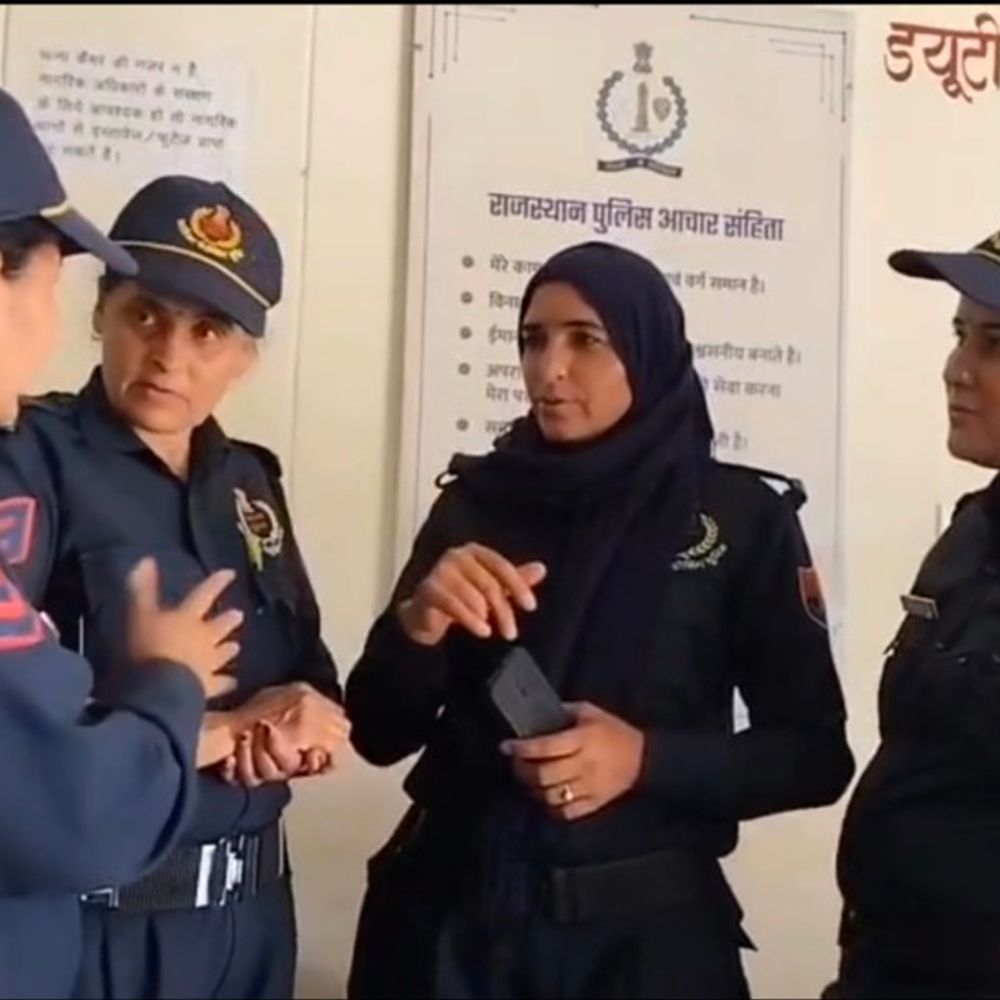 कोचिंग छात्रा का पीछा करने वाला ऑटो ड्राइवर गिरफ्तार:8 दिन से कर रहा था परेशान, कालिका टीम ने आलोक सिनेमा के पास से पकड़ा