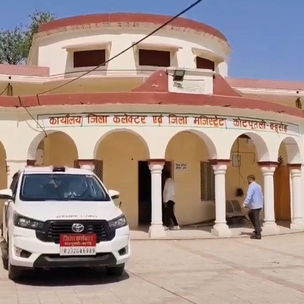 कोटपूतली-बहरोड़ जिले में बड़ा प्रशासनिक फेरबदल:बजरंग जाखड़ पावटा तहसीलदार नियुक्त, संजय कुमार को विराटनगर का पदभार