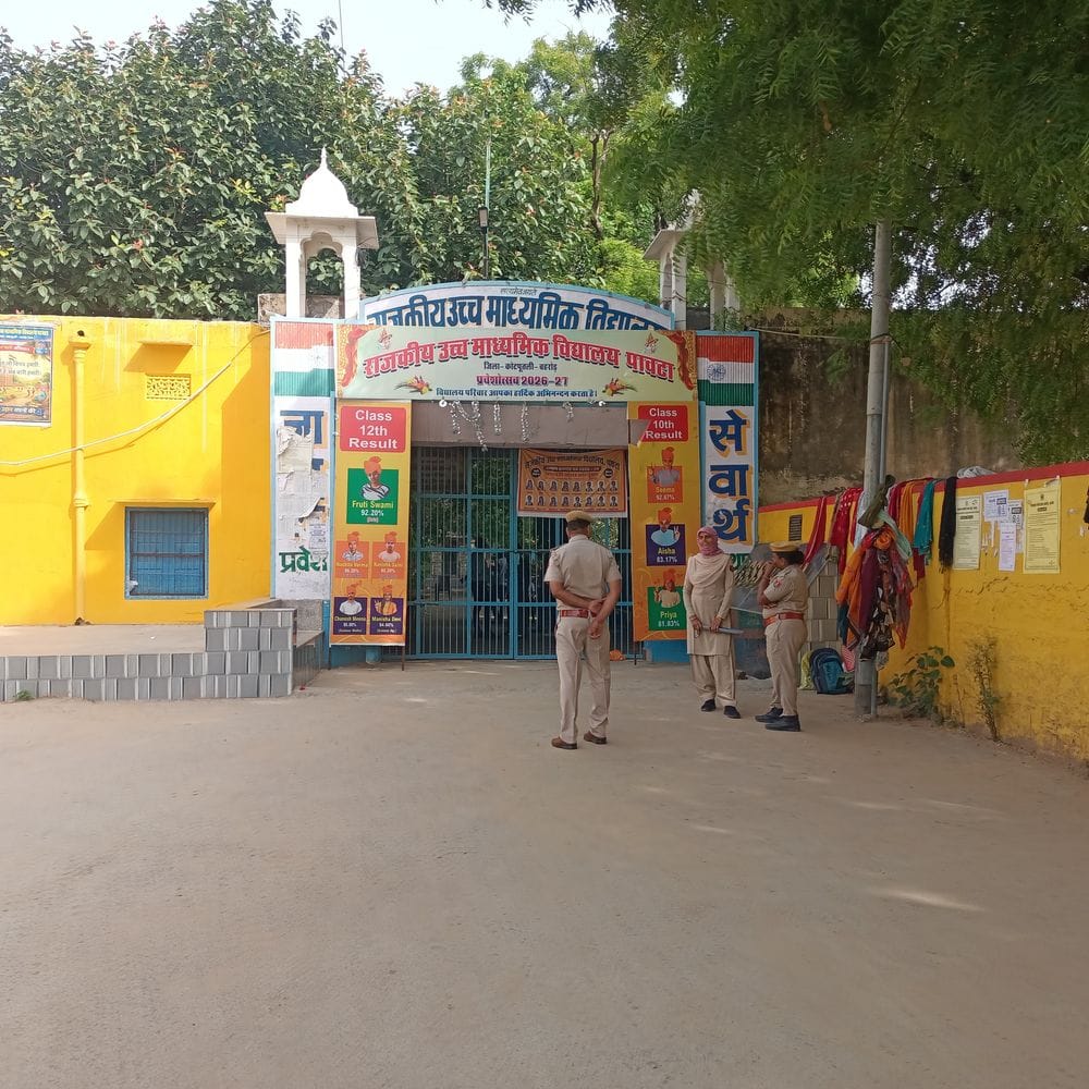कोटपूतली-बहरोड़ में वरिष्ठ अध्यापक भर्ती परीक्षा शुरू:17 जुलाई तक 24 केंद्रों पर होगा आयोजन, 5,691 अभ्यर्थी रहे मौजूद