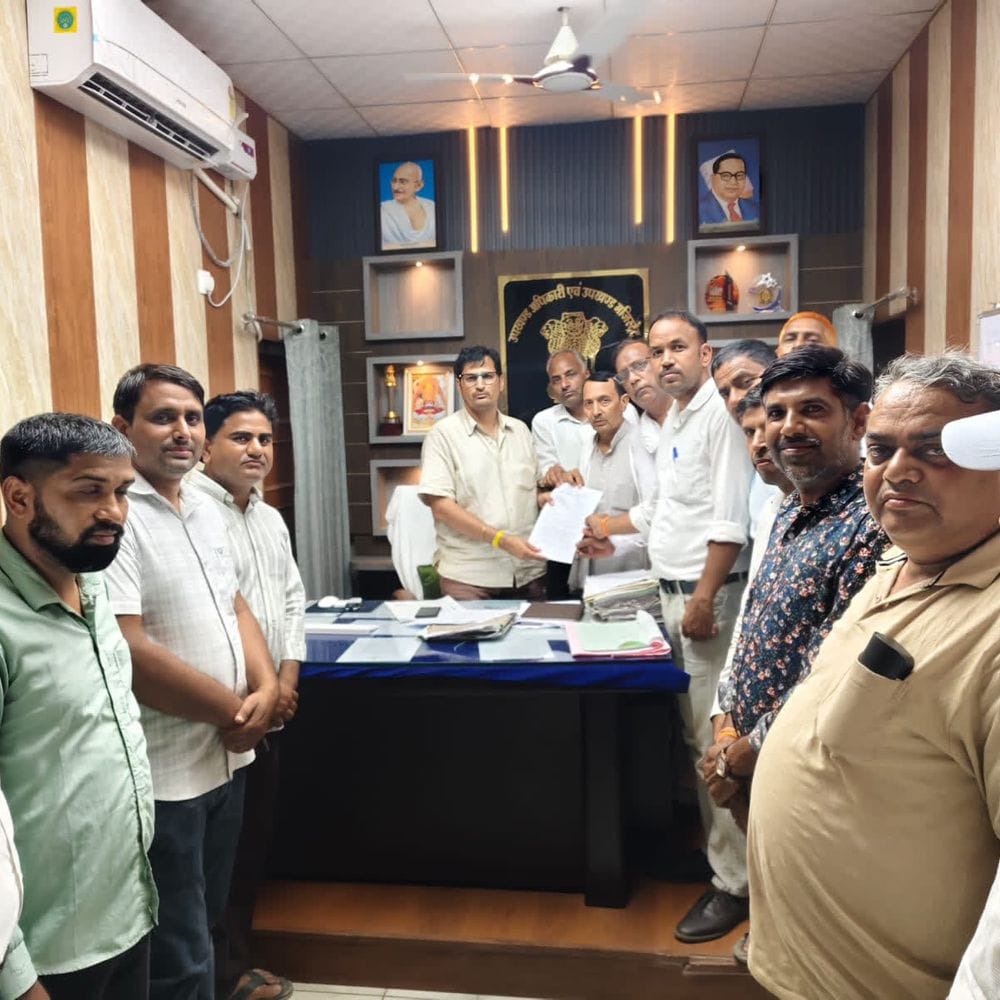 कोटपूतली में टीचर्स की लंबित समस्याओं के समाधान की मांग:प्रतिनिधिमंडल बोला- खाली पदों और आधारभूत सुविधाओं की कमी से बच्चों की पढ़ाई प्रभावित हो रही है