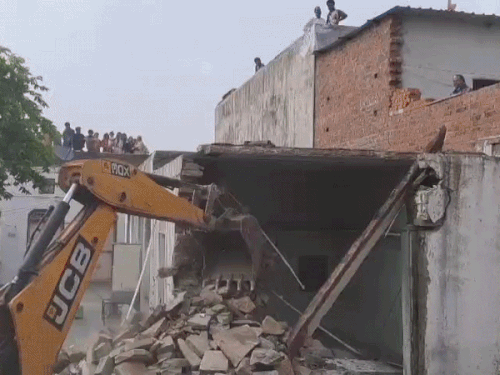 कोटा ग्रामीण में 50 लाख की संपत्ति ध्वस्त:30 लाख का डोडा चूरा और शराब पकड़ी, पुलिस, प्रशासन और नगरपालिका ने लिया एक्शन