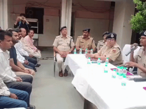 कोटा में 24 बदमाश गिरफ्तार:BGMI आईडी के नाम पर साइबर ठग भी चढ़ा पुलिस के हत्थे, जनसुनवाई में आईजी-एसपी ने सुनीं समस्याएं