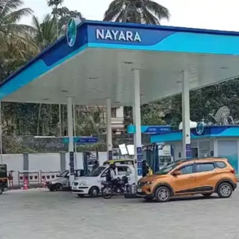 कोटा में नायरा कंपनी ने पेट्रोल-डीजल के दाम घटाएं:सरकारी कंपनियों के बराबर पहुंची रेट, जाने; जानिए- अब किस रेट में मिलेगा तेल