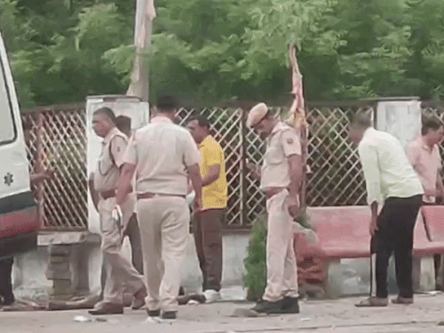 कोटा में पत्थर से हमला कर युवक को मार डाला:सड़क किनारे शव फेंककर भागा आरोपी, पुलिस ने पकड़ा
