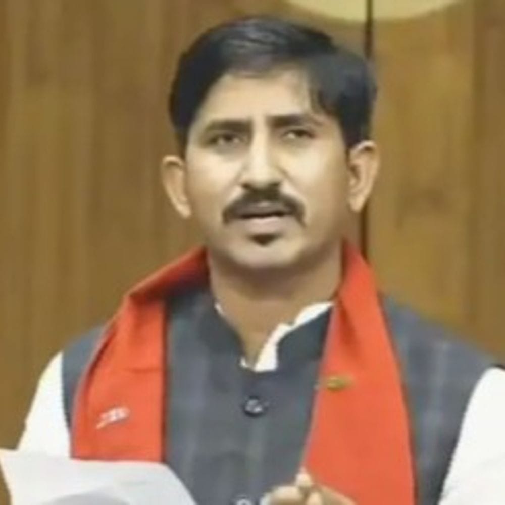 गनमैन पर हमले को लेकर सांसद रोत ने किया ट्वीट:लिखा- मेरे पीएसओ को चाकू मारने वाले पुलिसकर्मी पर सख्त कार्रवाई करें