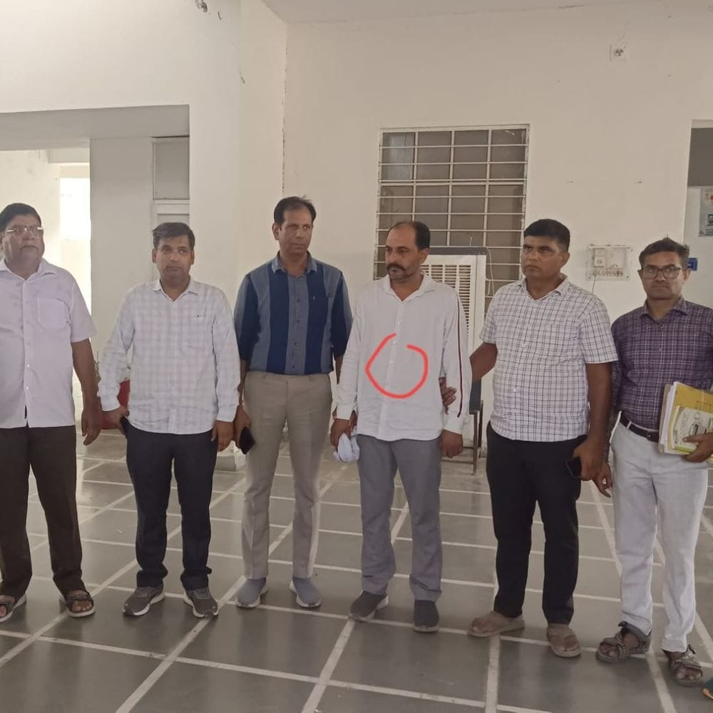 गर्भ में बेटी होने का झूठा डर-दिखाकर कराते थे गर्भपात:मरीज बनकर दलाल तक पहुंची PCPNDT टीम, जांच करवाने के लिए हरियाणा ले गया था आरोपी