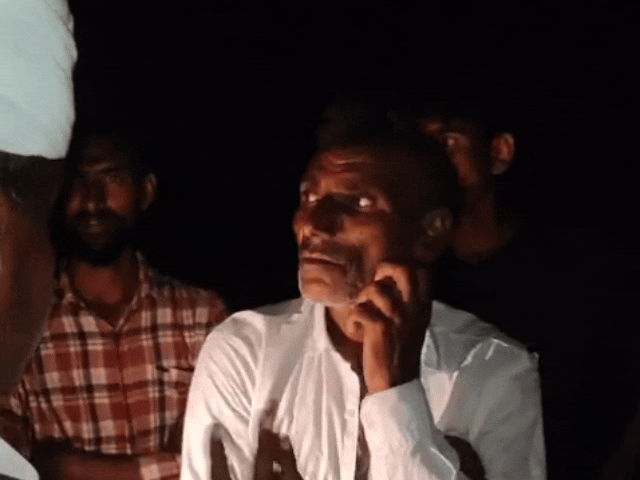 ग्रामीणों ने तार चोरी करते युवक को पकड़ा:ट्यूबवेल और सबमर्सिबल के तार काटकर तांबा बेचने का आरोप